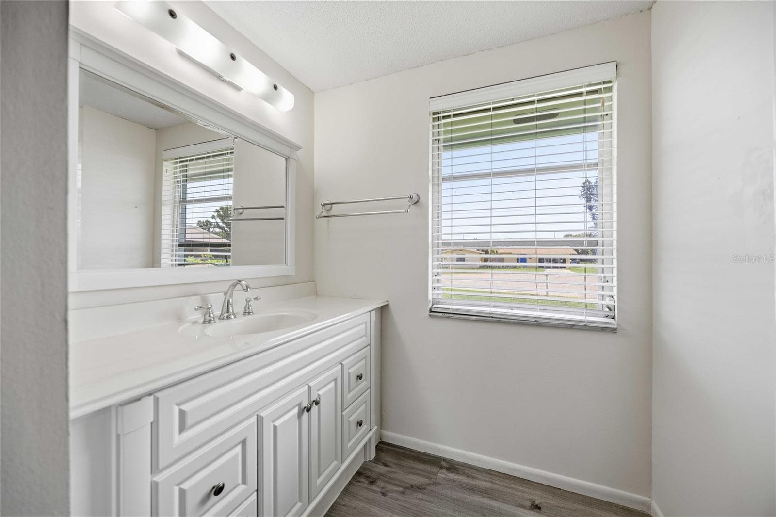 Single Family Residence at 706 QUAIL CT, NOKOMIS, photo 18 of 44