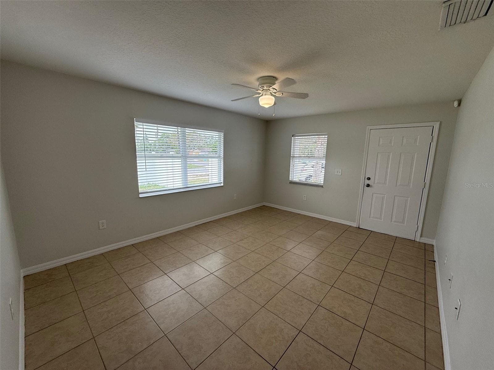 Single Family Residence at 1802 MARTIN LUTHER KING AVE E, BRADENTON, photo 3 of 11