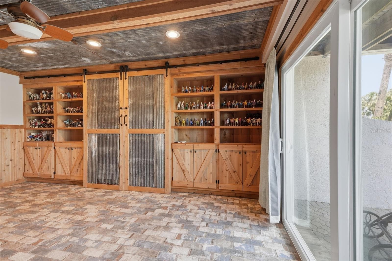 Murphy Bed - 1375 PINELLAS BAYWAY S #39, TIERRA VERDE