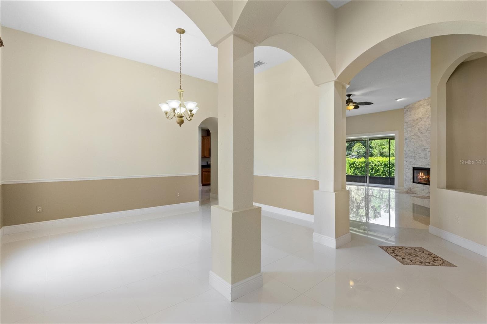 Single Family Residence at 856 TIMBER ISLE DR, ORLANDO, photo 4 of 35