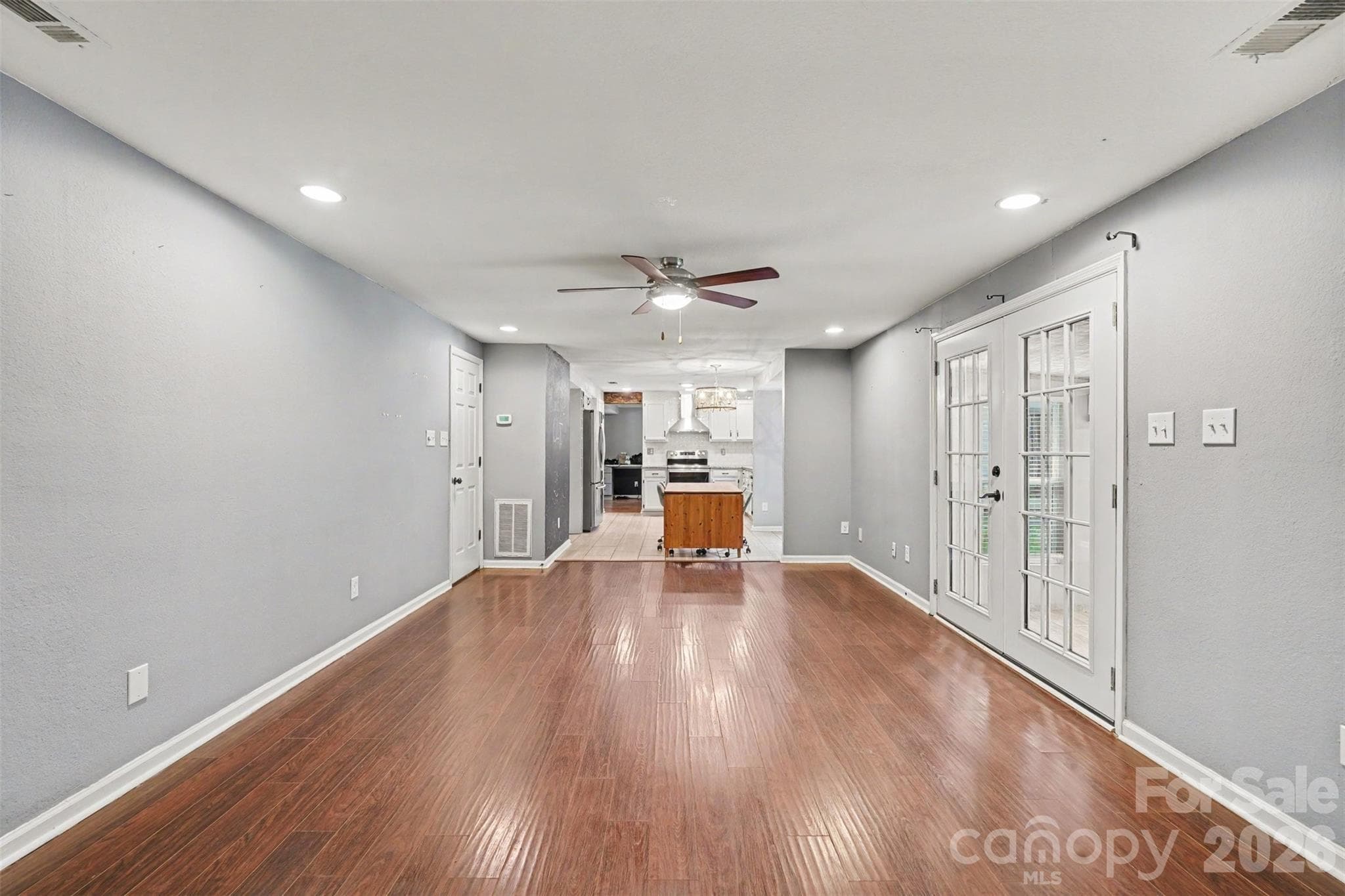 Single Family Residence at 10724 Downpatrick Place, Charlotte, photo 10 of 28