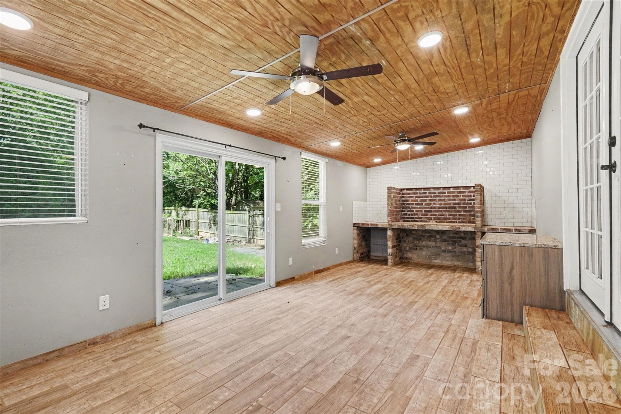 Single Family Residence at 10724 Downpatrick Place, Charlotte, photo 11 of 28
