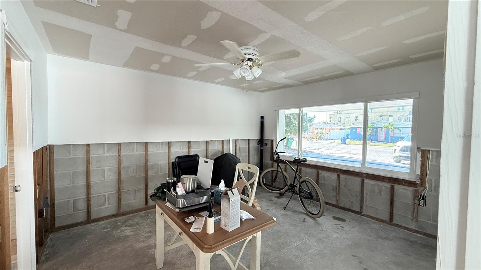 Street side bedroom with plenty of natural light from the new windows (2020) - 420 63RD ST #420A, HOLMES BEACH