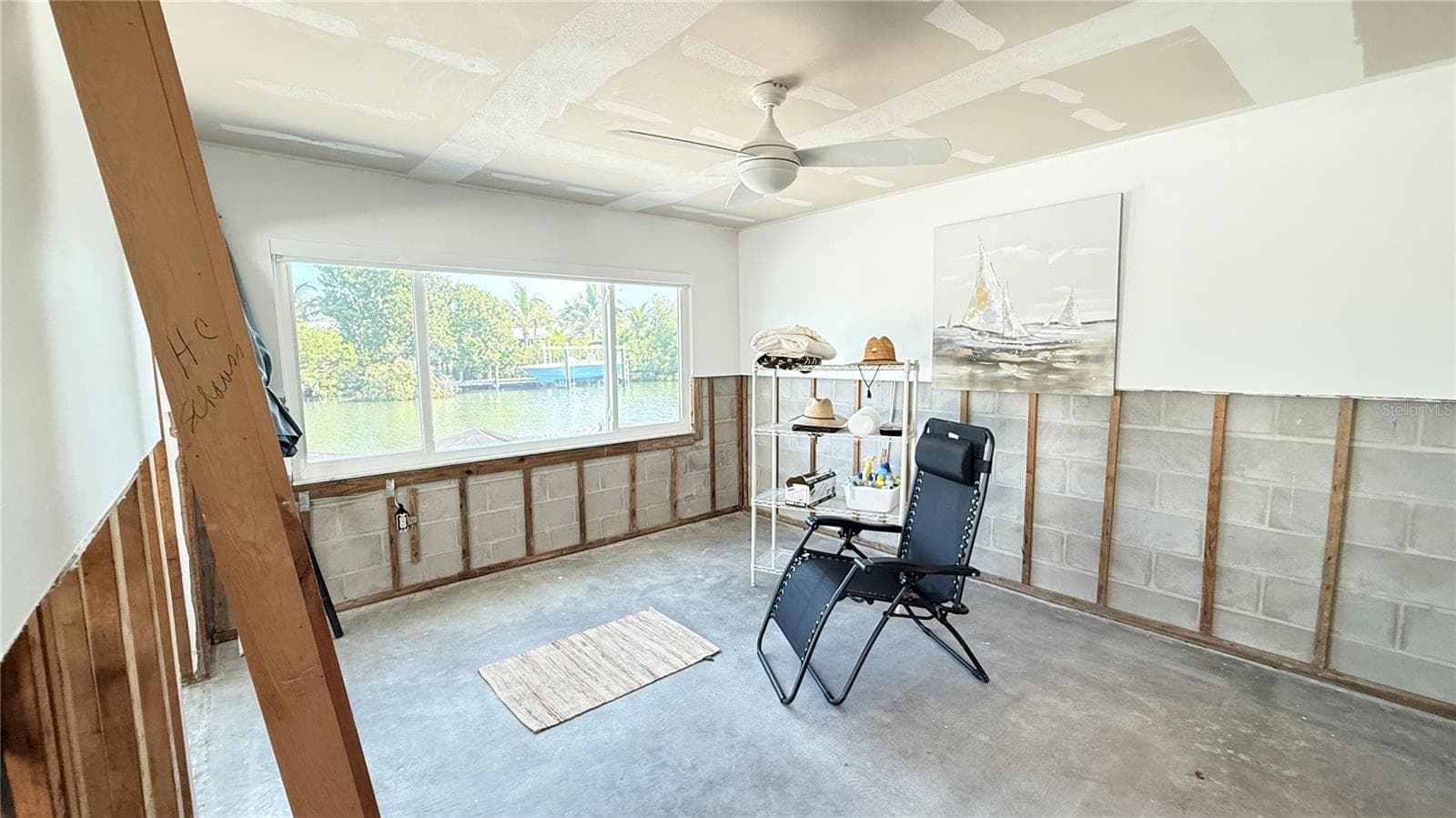 Canal side bedroom with views and great natural light - 420 63RD ST #420A, HOLMES BEACH