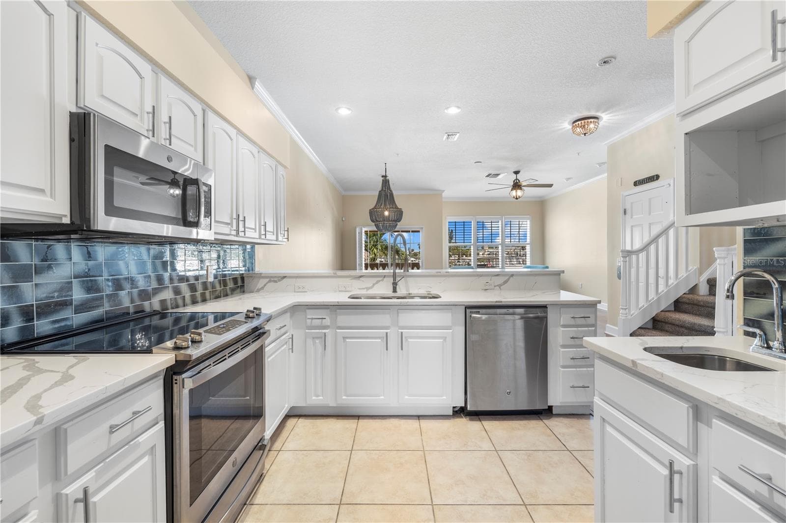 Kitchen - Granite & Stainless - 116 131ST AVE E #F, MADEIRA BEACH