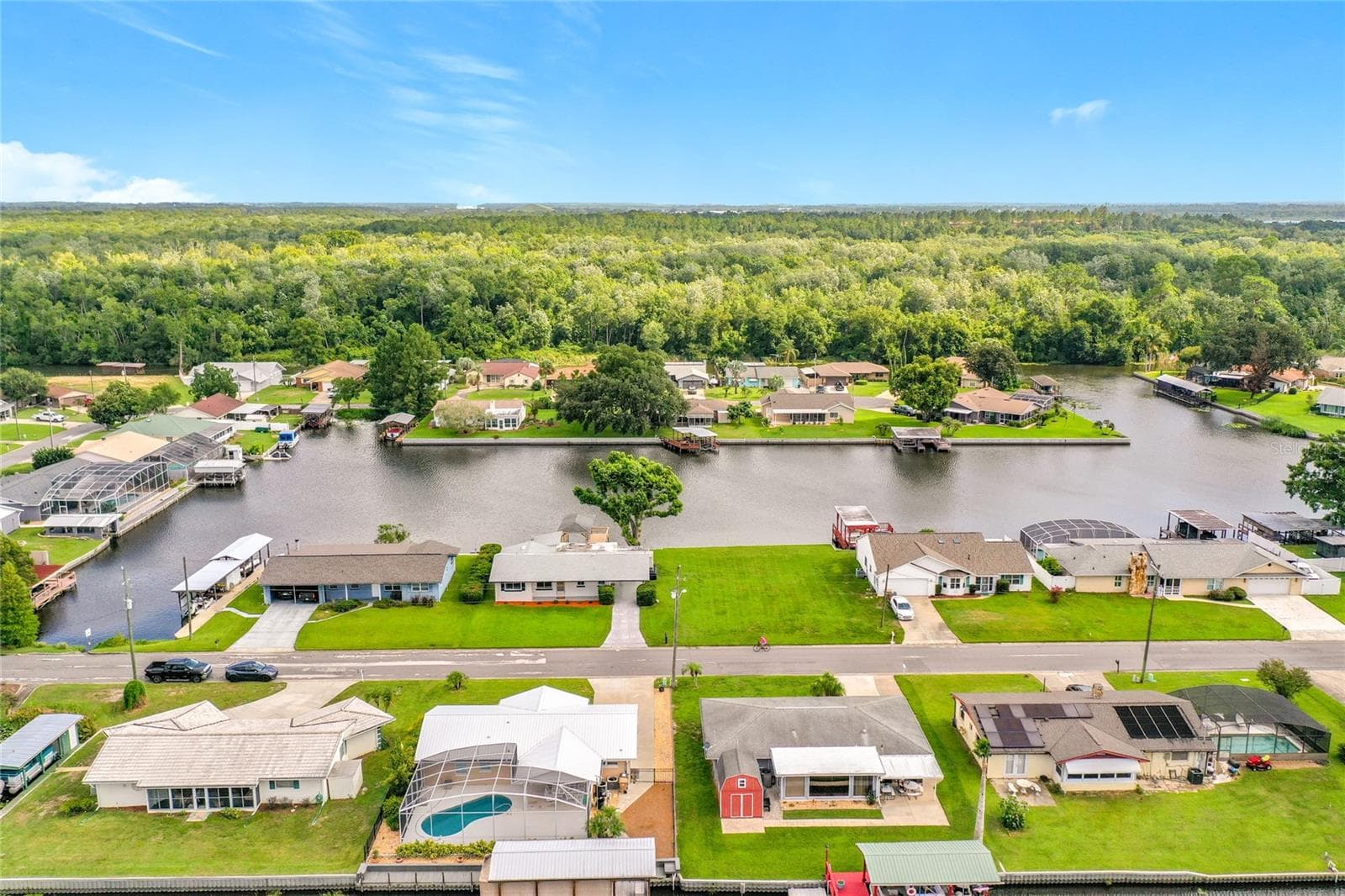 Single Family Residence at 13225 COUNTRY CLUB DR, TAVARES, photo 4 of 60