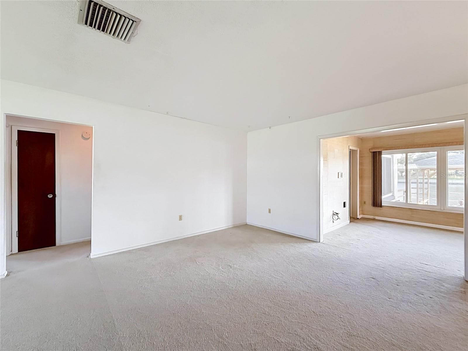 Single Family Residence at 13225 COUNTRY CLUB DR, TAVARES, photo 12 of 60