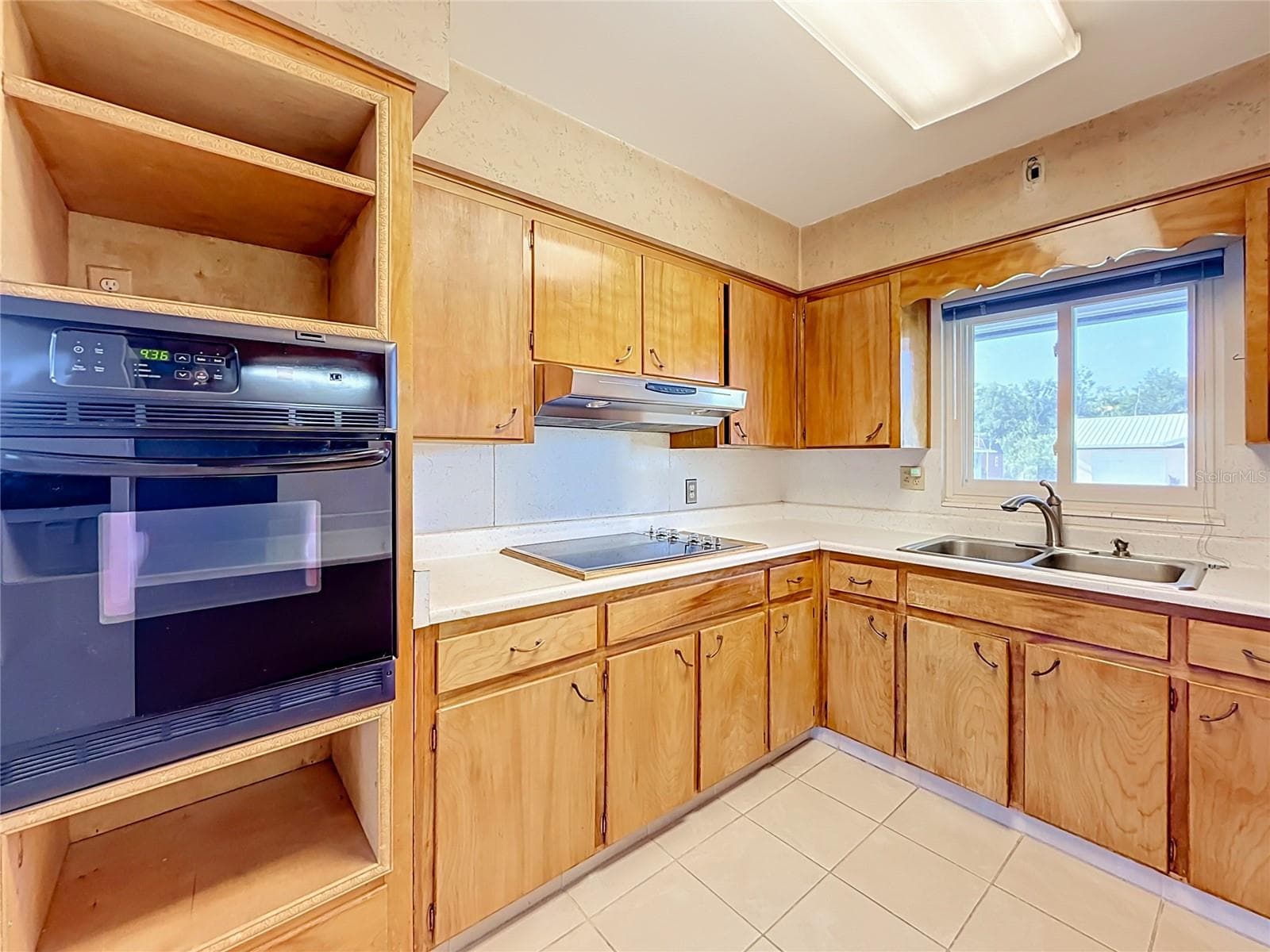 Single Family Residence at 13225 COUNTRY CLUB DR, TAVARES, photo 18 of 60