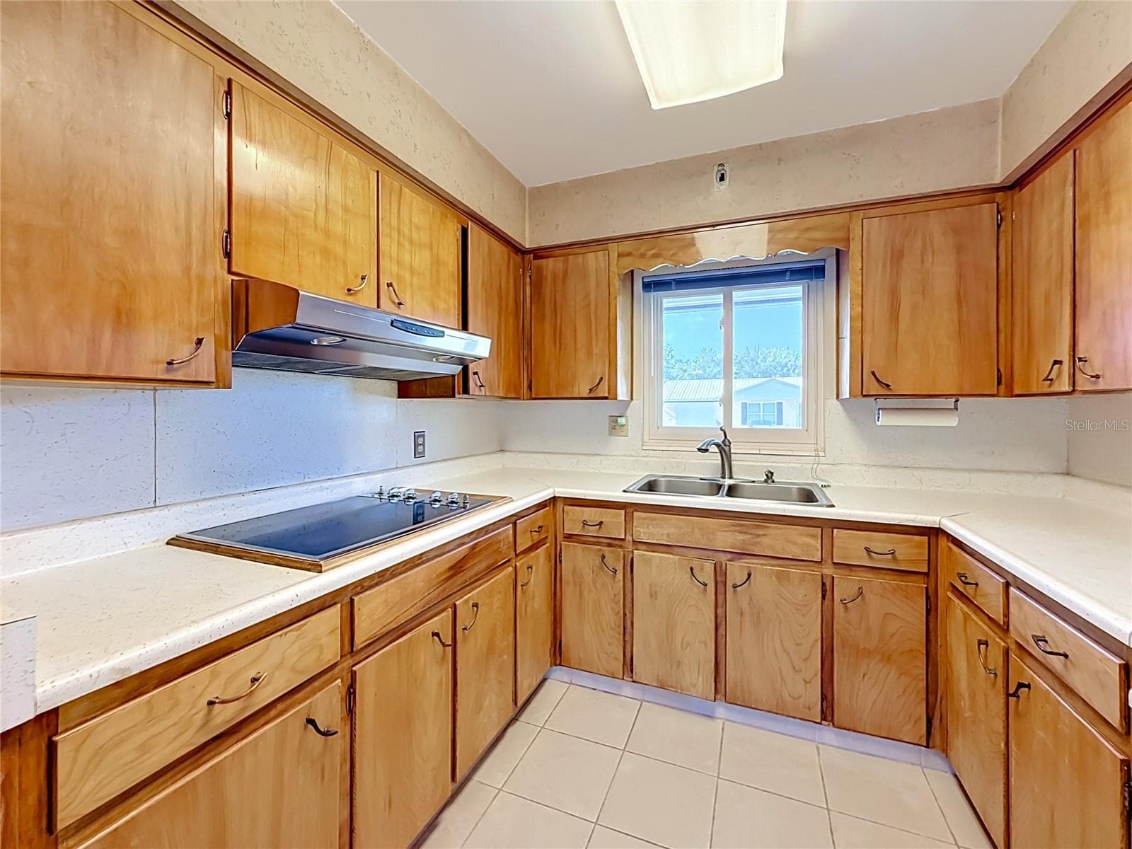 Single Family Residence at 13225 COUNTRY CLUB DR, TAVARES, photo 19 of 60