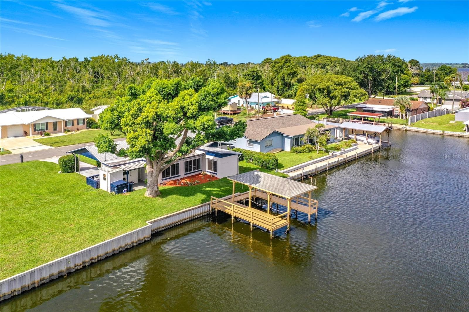Single Family Residence at 13225 COUNTRY CLUB DR, TAVARES, photo 55 of 60