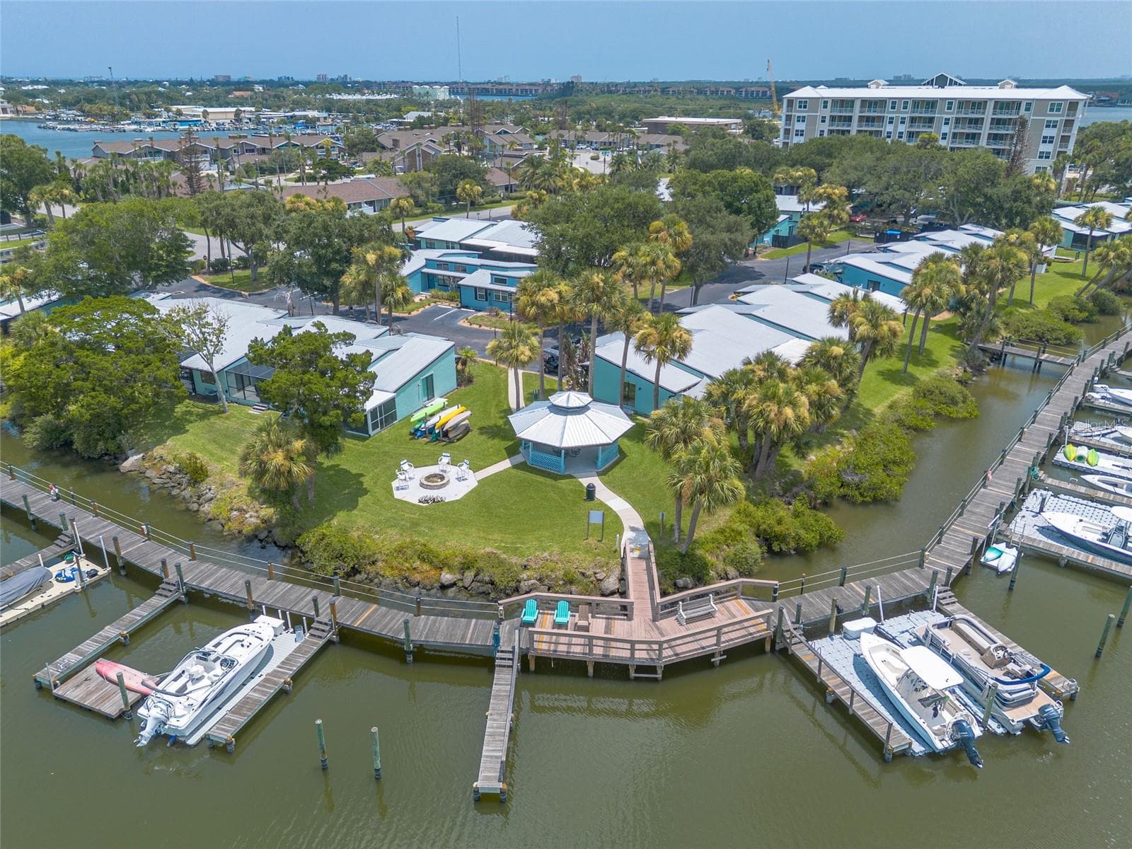 kayak paddle board fishing, fire pit gazebo seating area - 76 HEATHER POINT CT, NEW SMYRNA BEACH