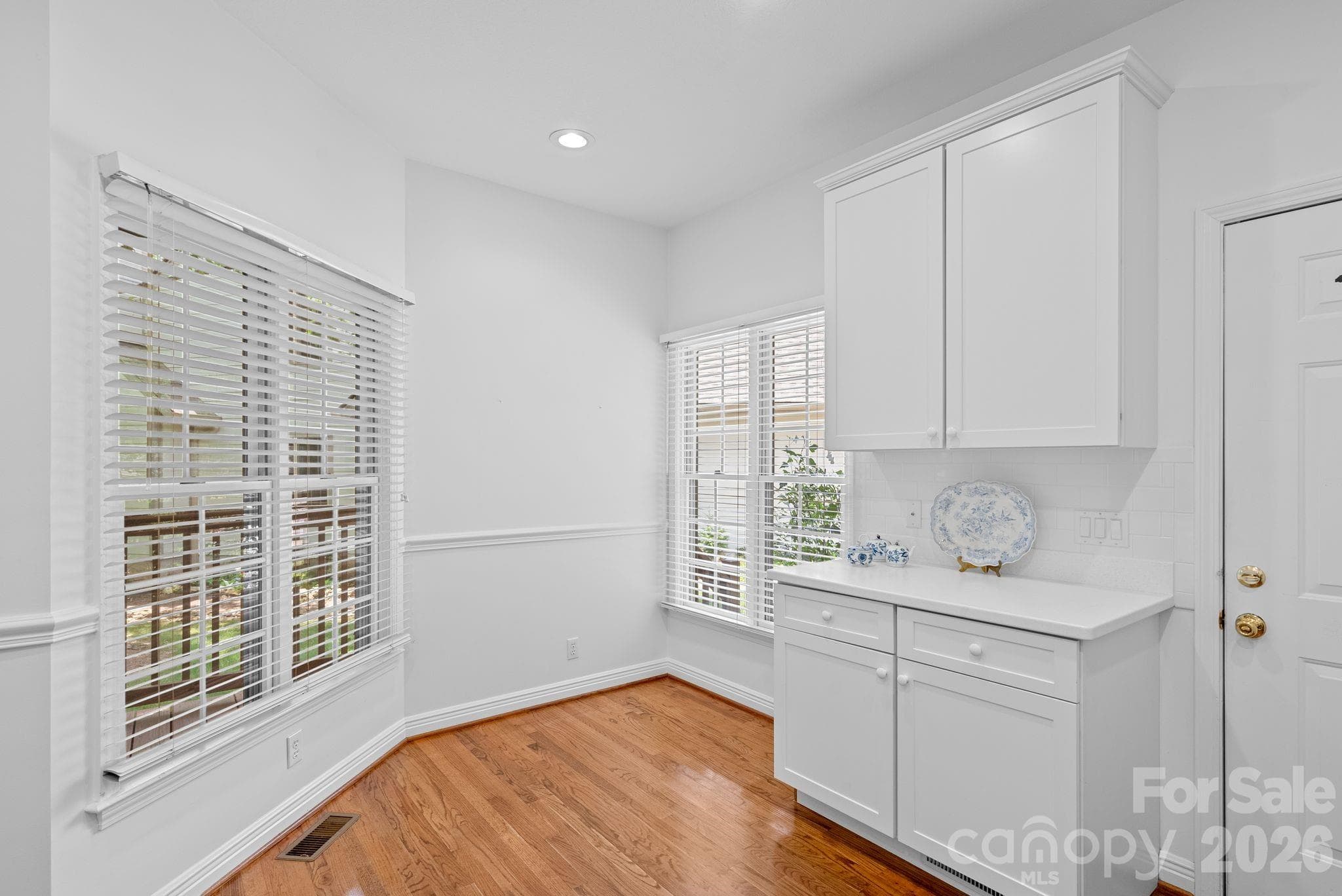 Condominium at 62 Pinnacle Point, Asheville, photo 14 of 36
