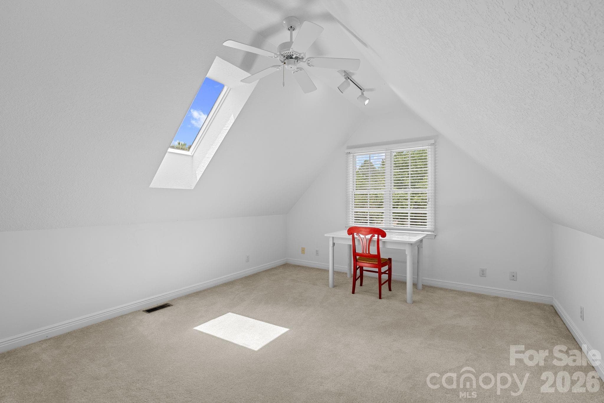 Condominium at 62 Pinnacle Point, Asheville, photo 29 of 36