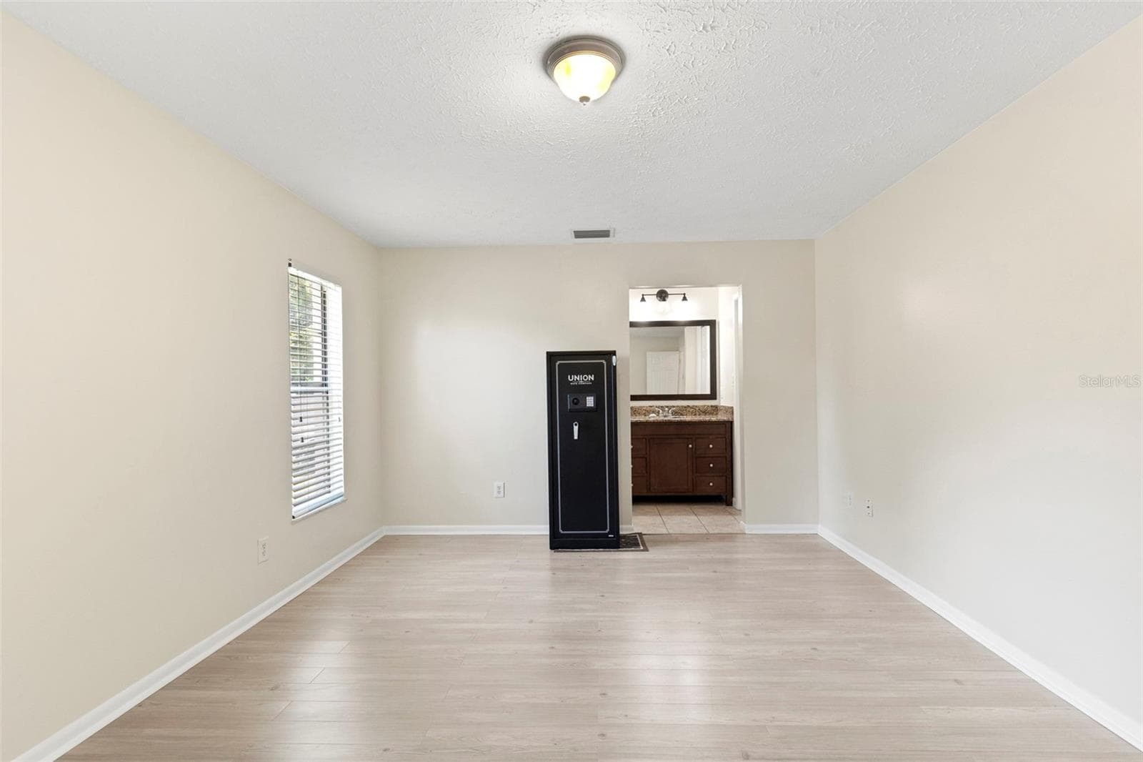 Single Family Residence at 8904 W FLORA ST, TAMPA, photo 36 of 60