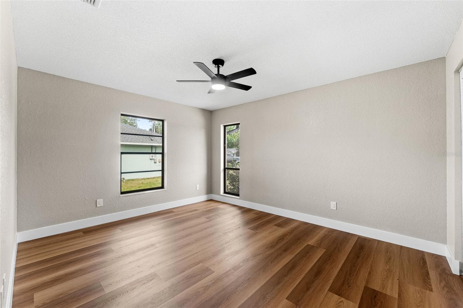 Single Family Residence at 117 POINCIANA RD, EDGEWATER, photo 25 of 55
