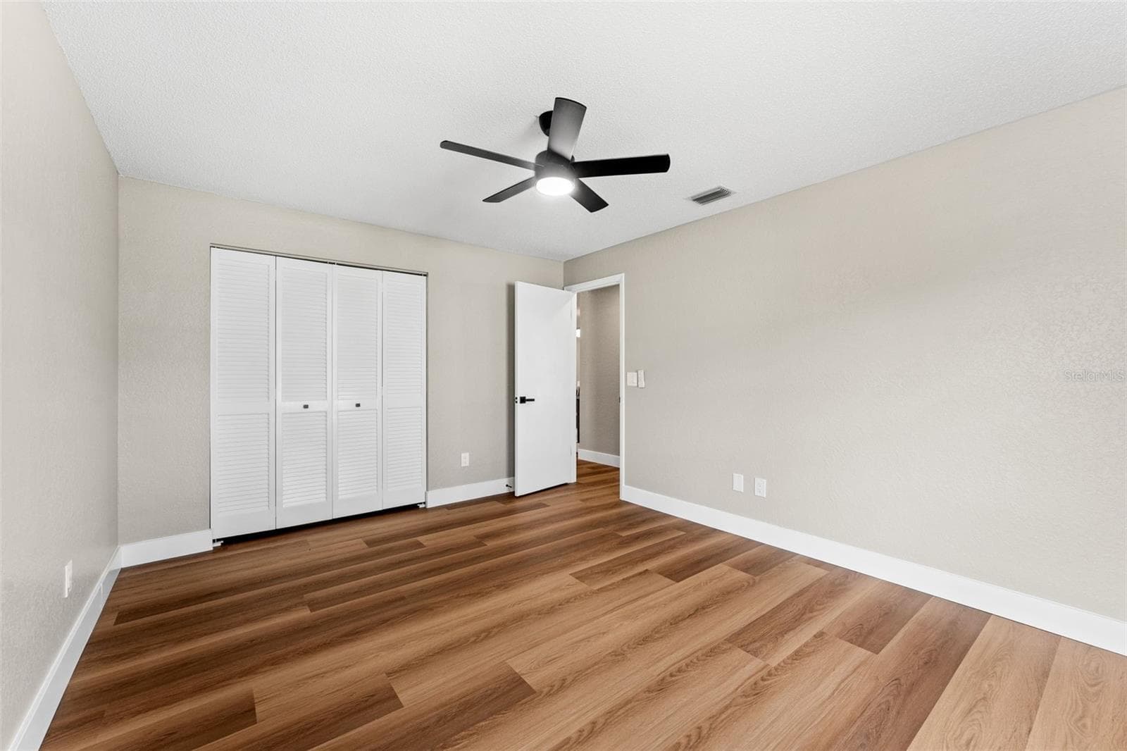 Single Family Residence at 117 POINCIANA RD, EDGEWATER, photo 26 of 55