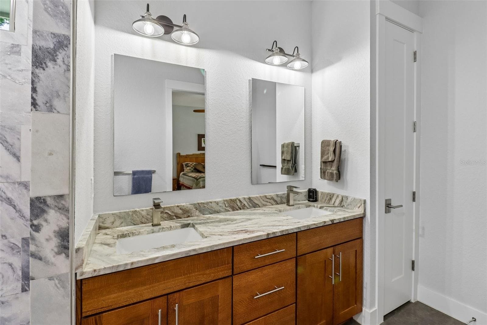Primary Bathroom - 16161 SE 137TH CT, WEIRSDALE
