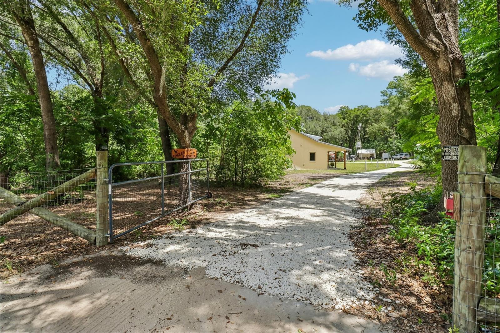 Entrance - 16161 SE 137TH CT, WEIRSDALE