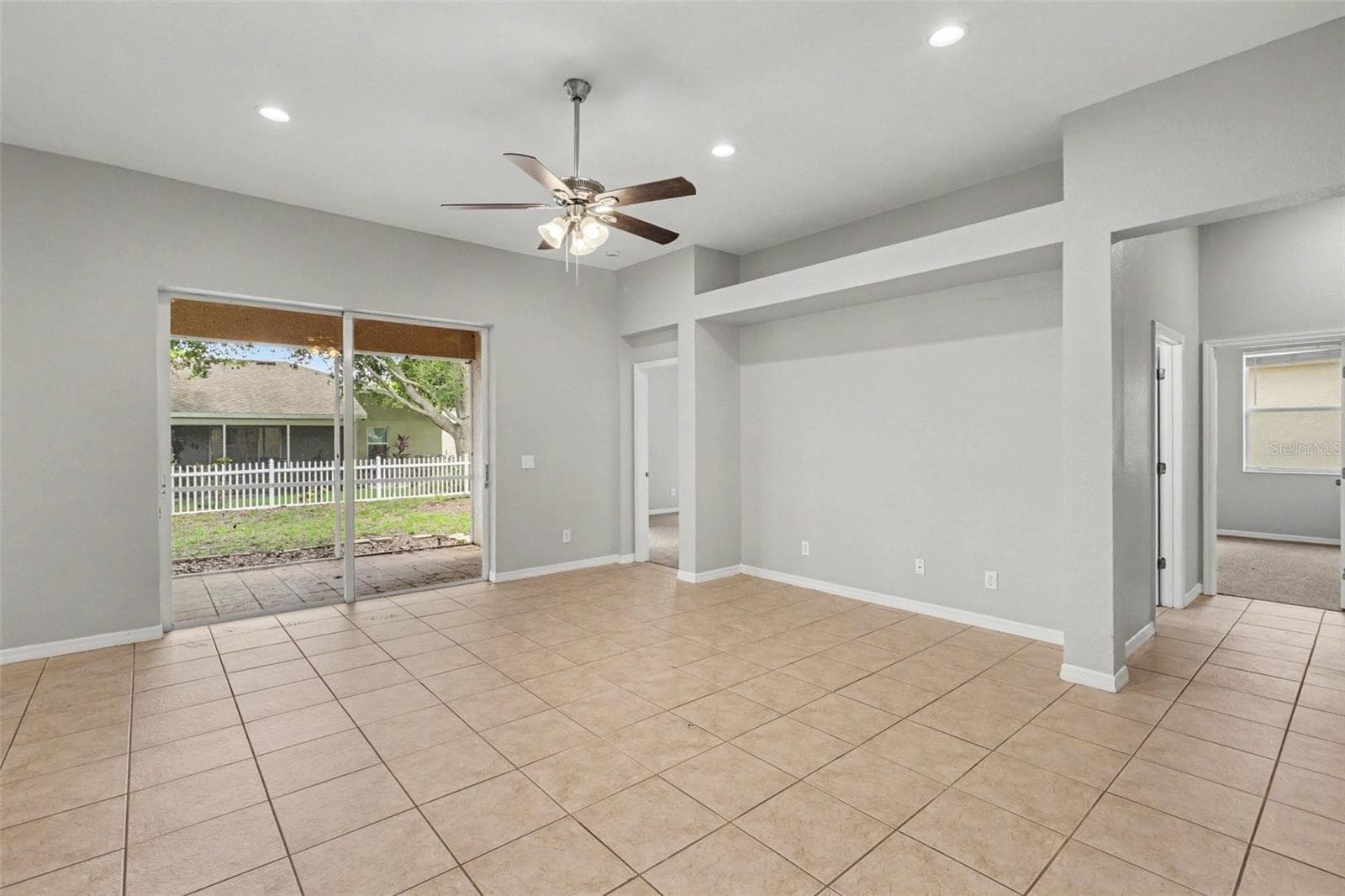 Single Family Residence at 11432 LAUREL BROOK CT, RIVERVIEW, photo 7 of 21
