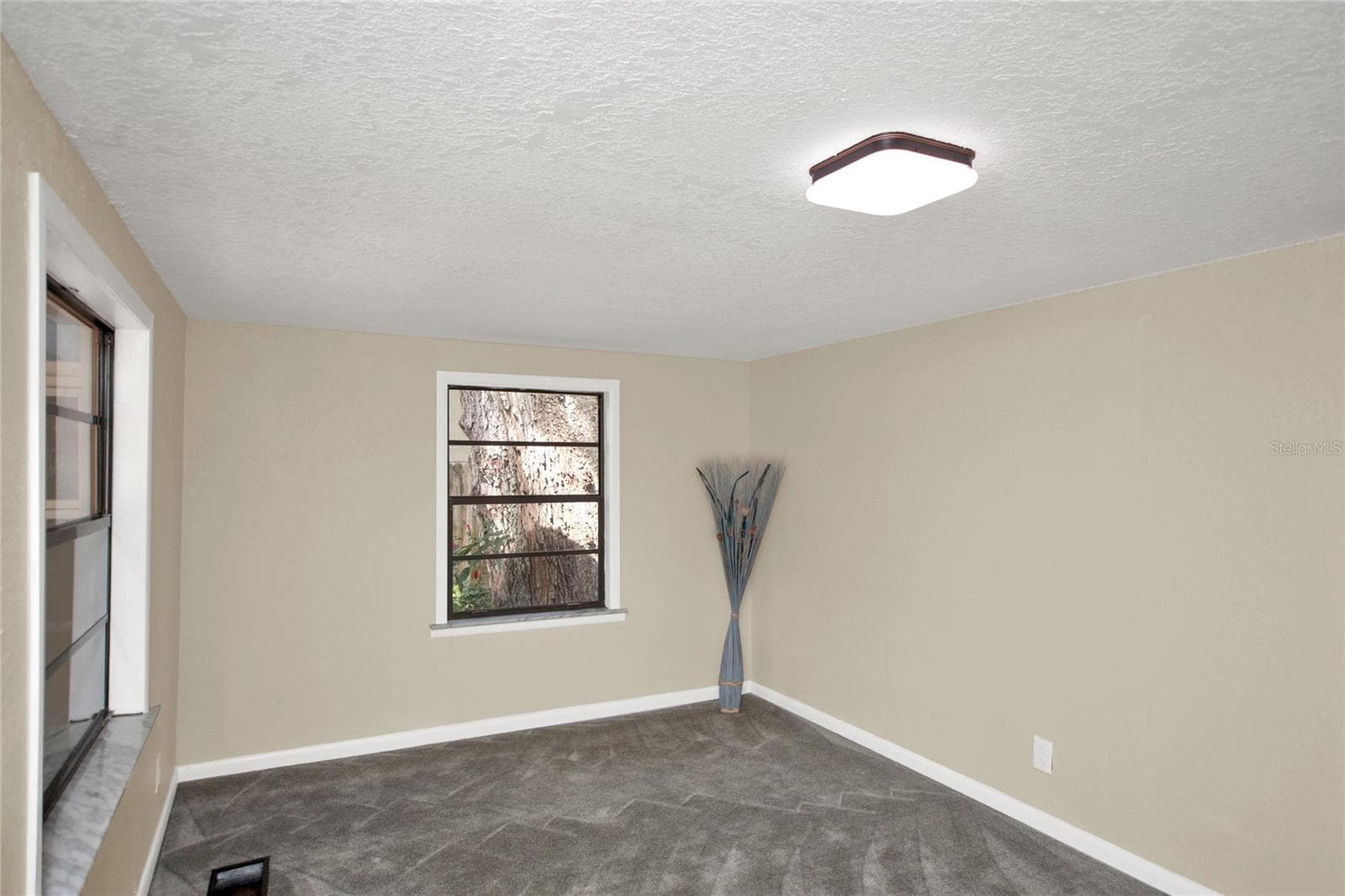 Single Family Residence at 847 JASMINE AVE, HOLLY HILL, photo 14 of 41