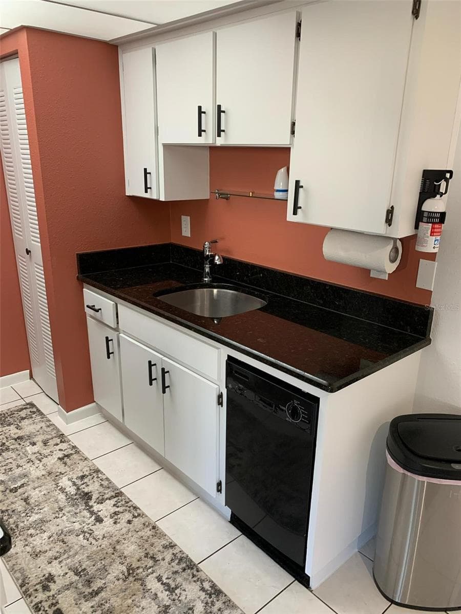 Kitchen - 1103 CYPRESS GARDENS BLVD #13, WINTER HAVEN