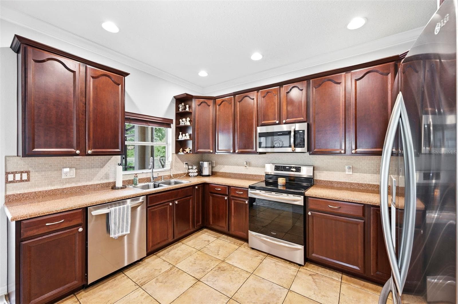 Upgraded appliances. - 11507 BELLE HAVEN DR, NEW PORT RICHEY