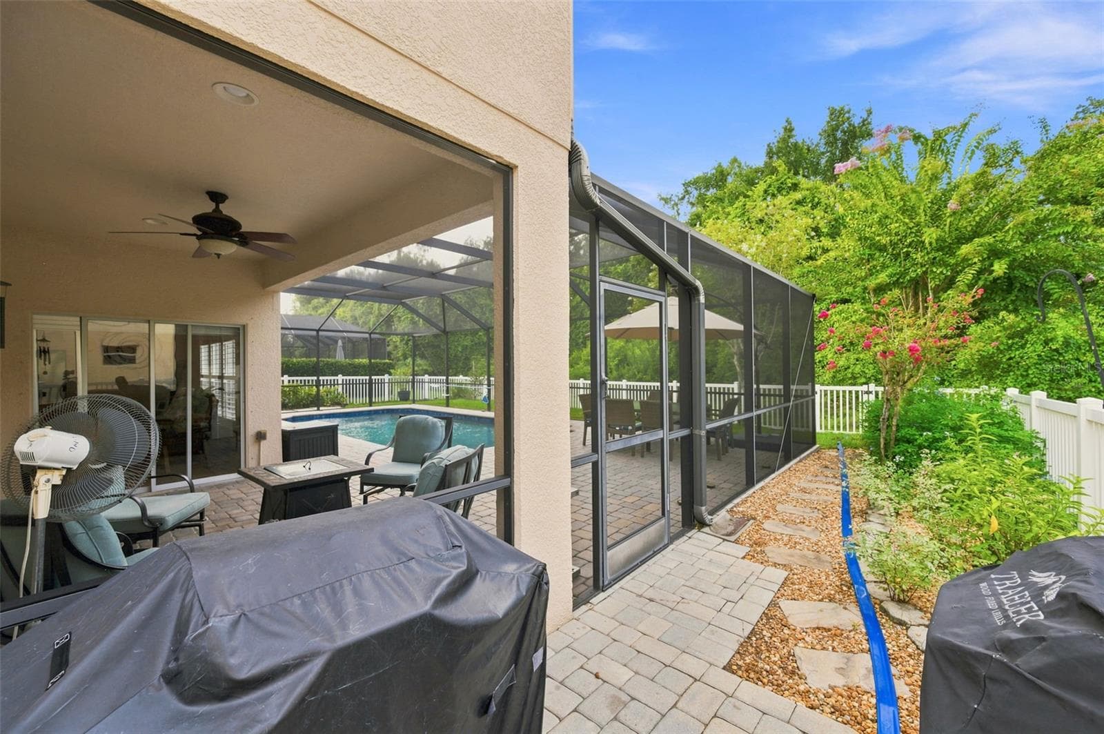 Fully fenced yard. - 11507 BELLE HAVEN DR, NEW PORT RICHEY