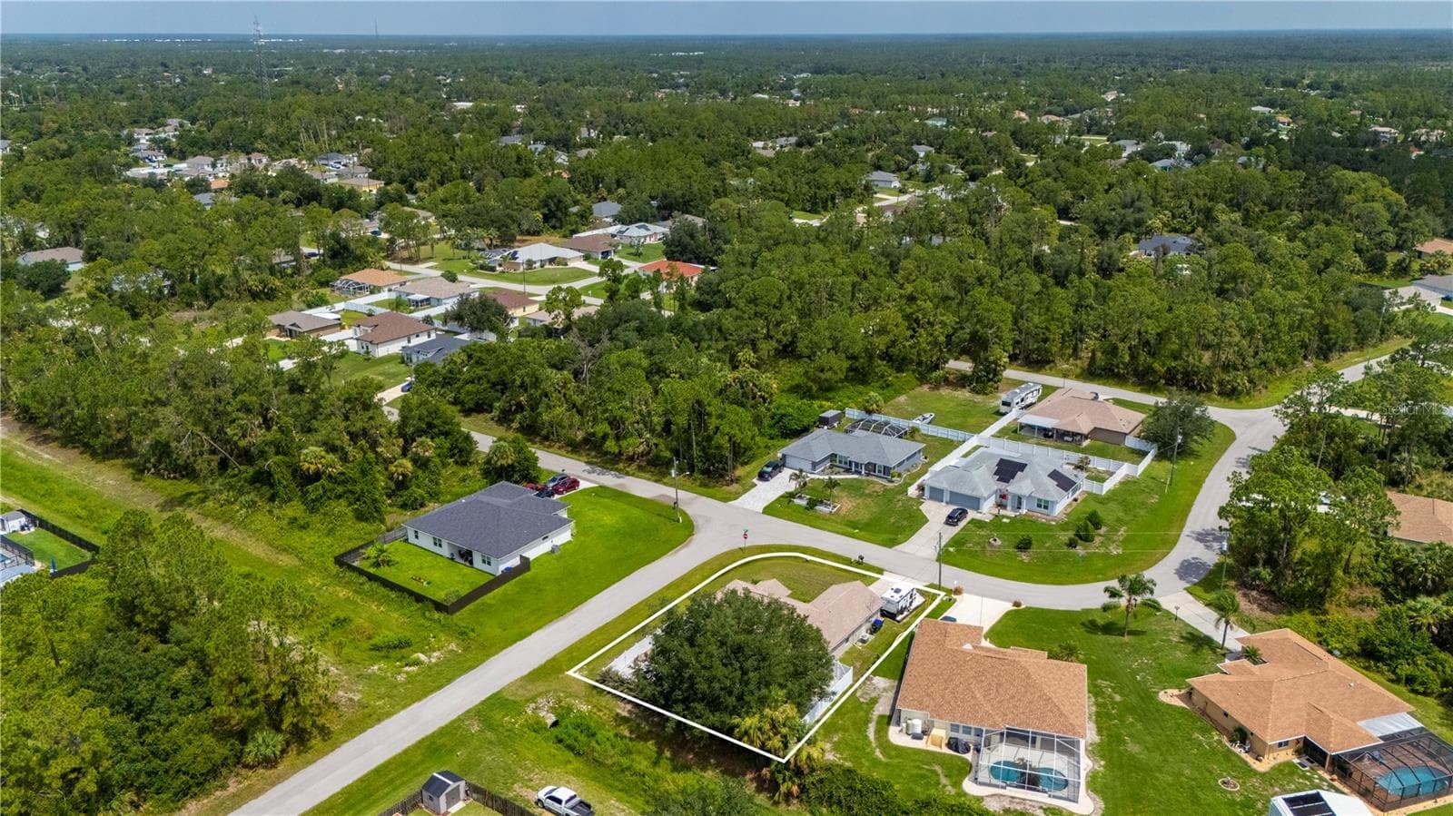 Discover this neighborhood off of Atwater Dr. - 5615 MOJAVE AVE, NORTH PORT