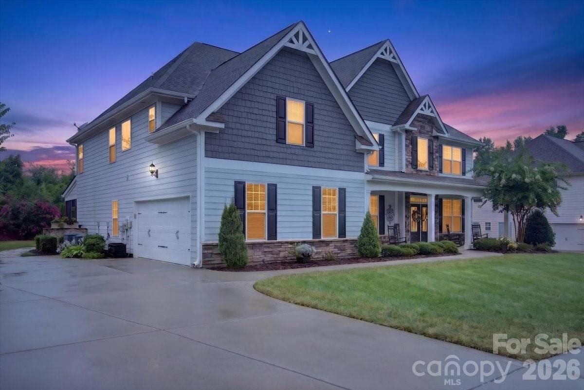 Single Family Residence at 10515 Sweethaven Lane, Harrisburg, photo 3 of 48
