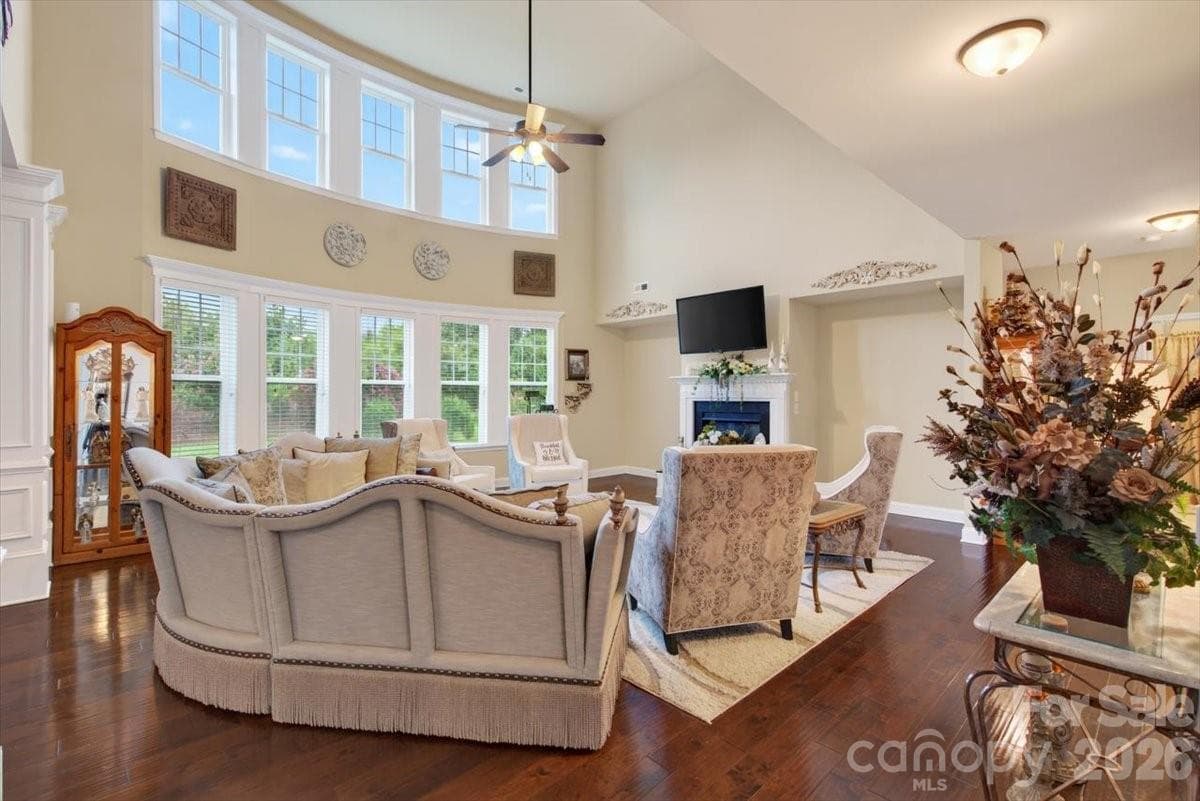 Single Family Residence at 10515 Sweethaven Lane, Harrisburg, photo 15 of 48
