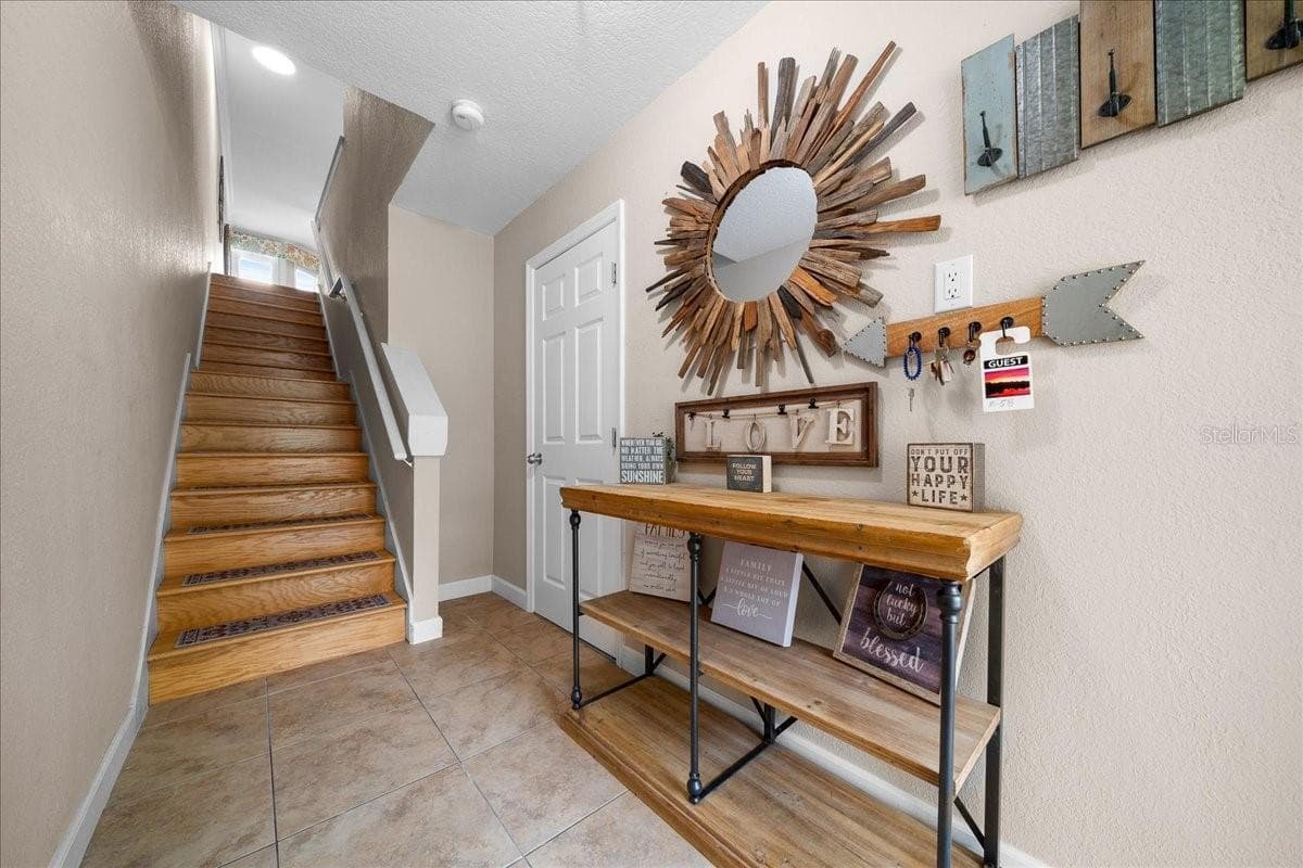 Townhouse at 158 BRENT CIR, OLDSMAR, photo 5 of 67