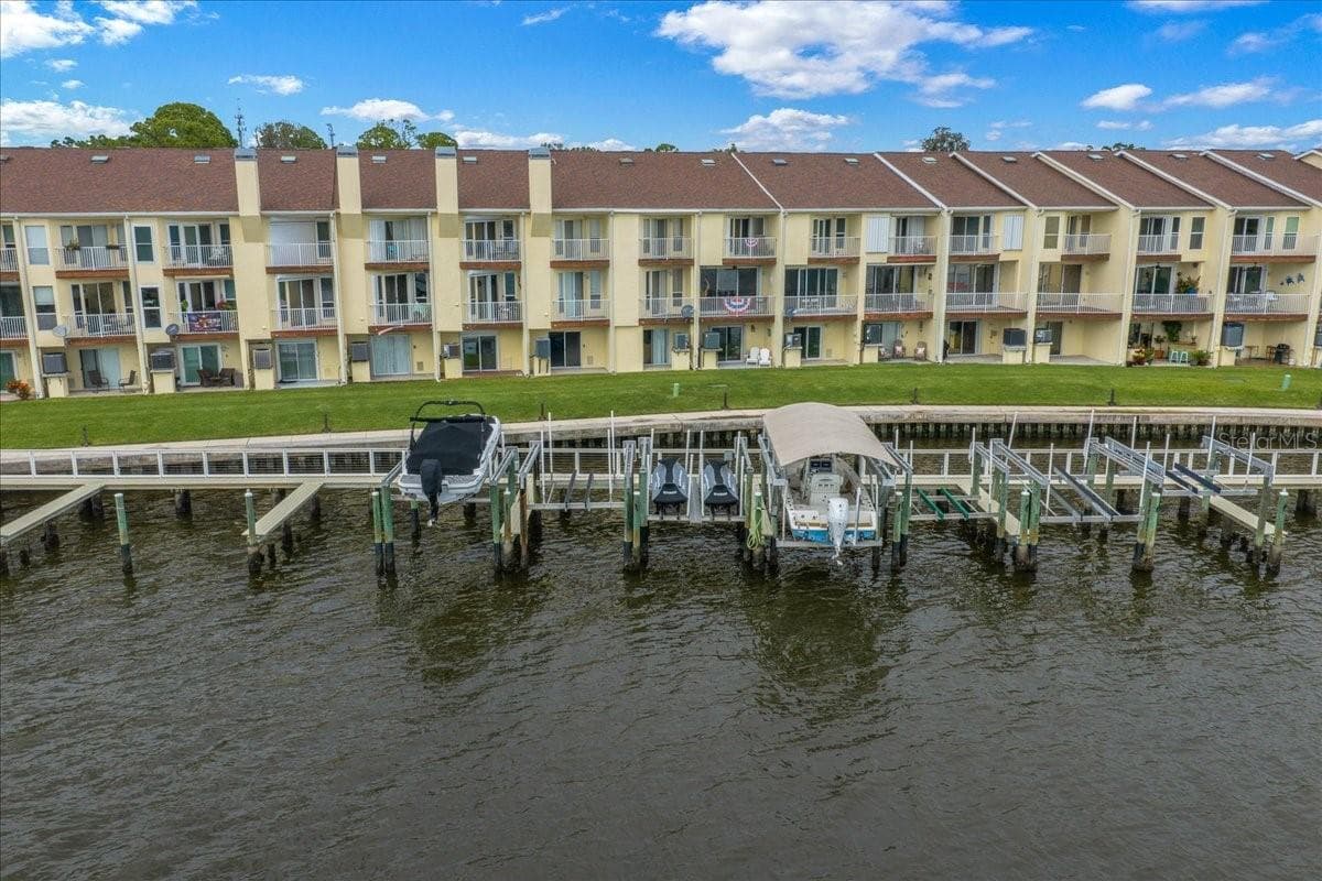 Townhouse at 158 BRENT CIR, OLDSMAR, photo 58 of 67