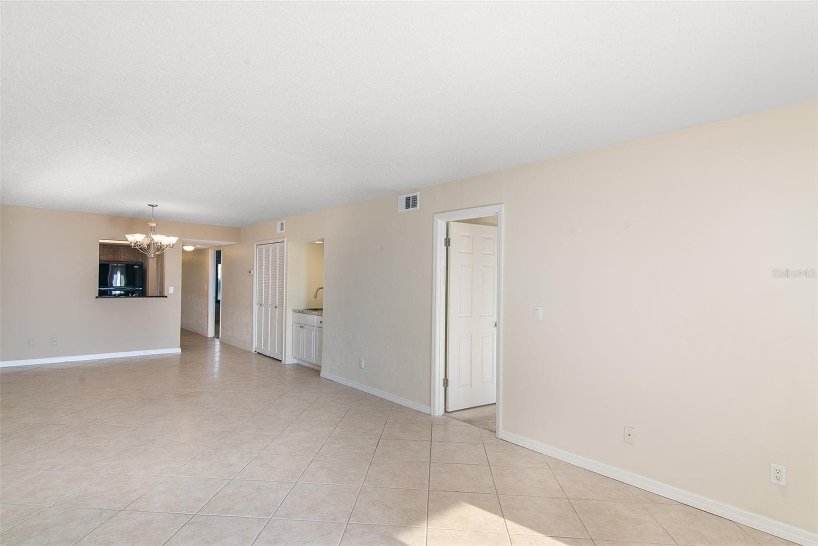 Living/Dining area - 2600 OCEAN SHORE BLVD #111, ORMOND BEACH