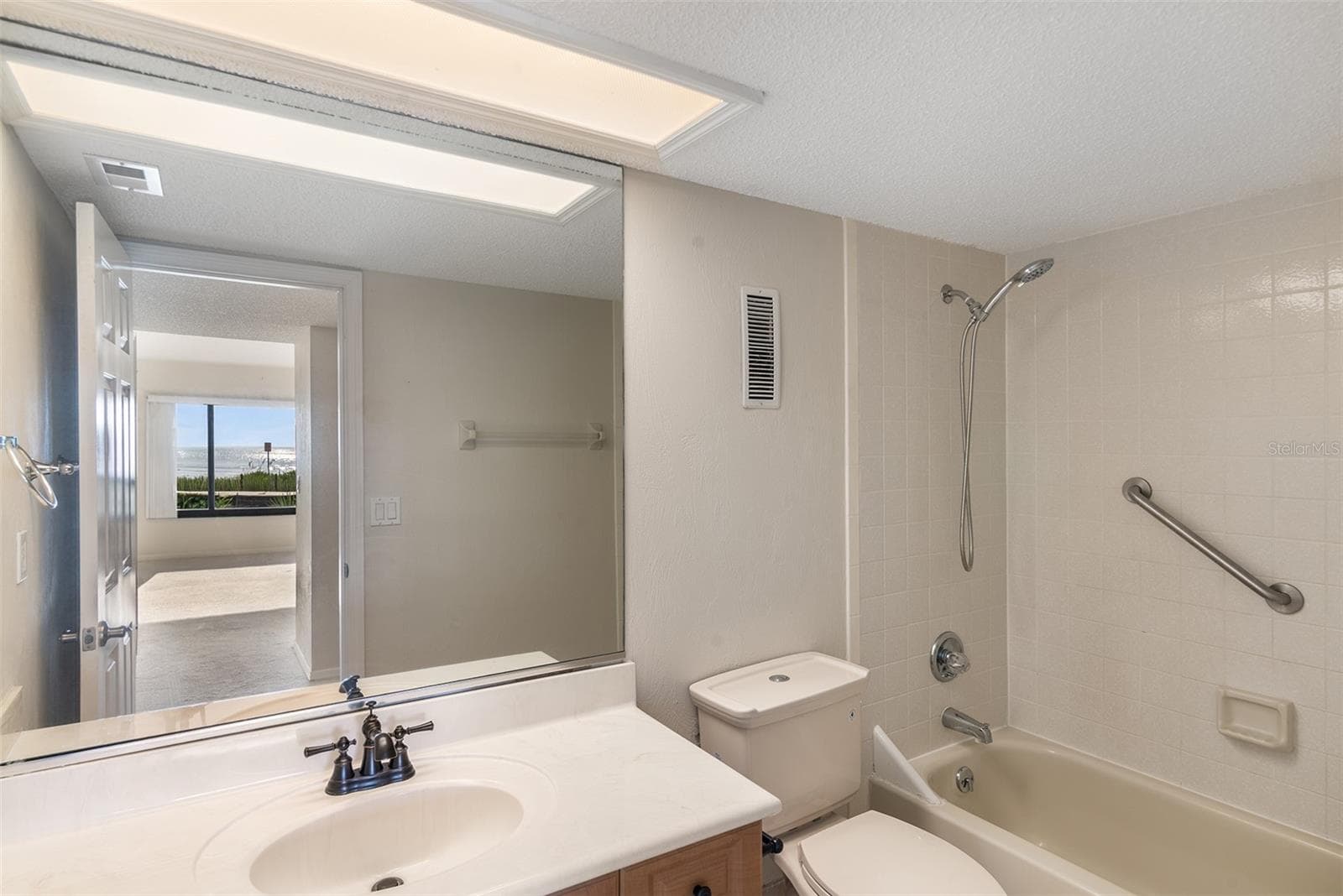 Primary bathroom - 2600 OCEAN SHORE BLVD #111, ORMOND BEACH