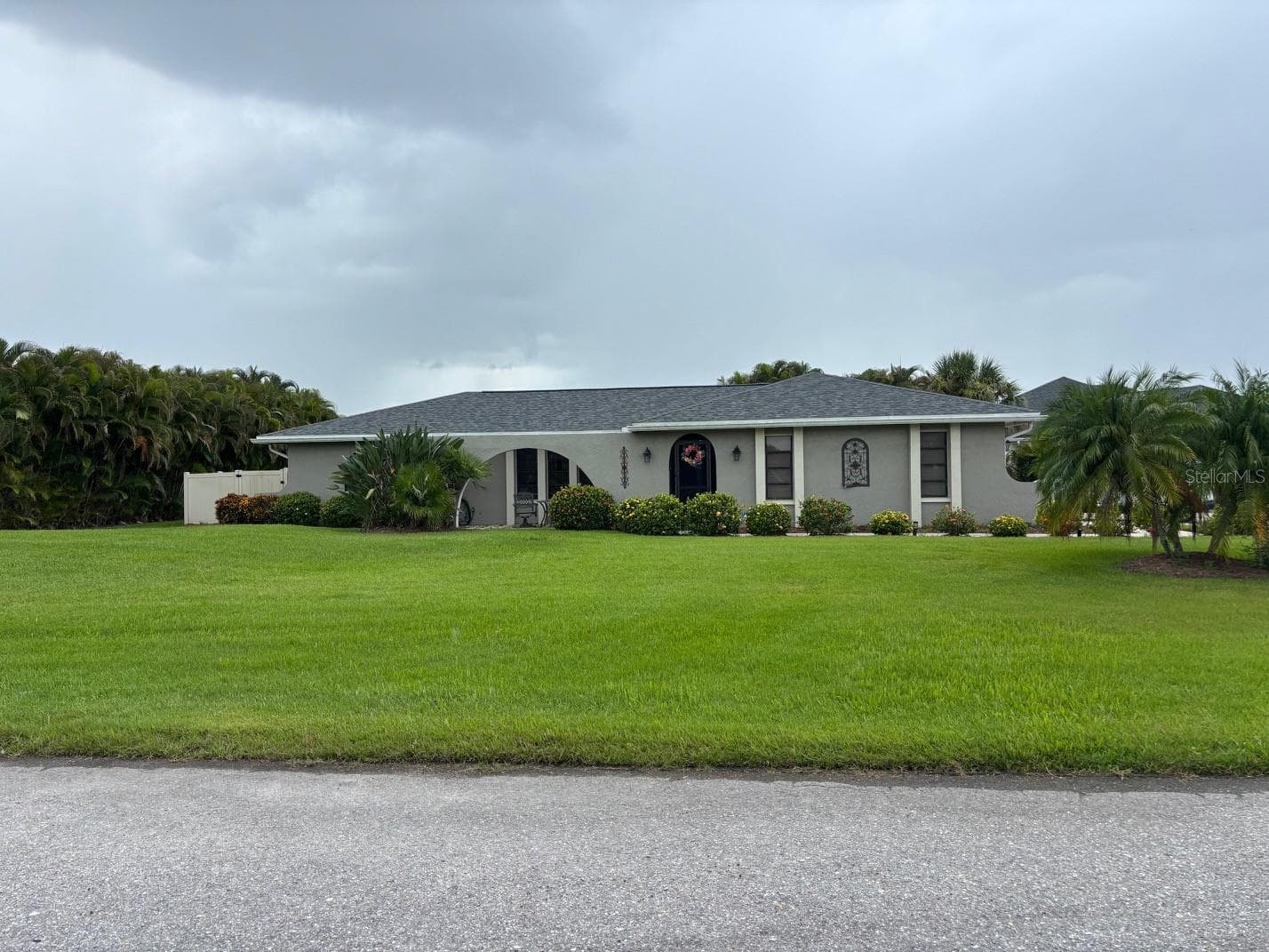 Single Family Residence at 17071 WATERS EDGE CIR, NORTH FORT MYERS, photo 35 of 36