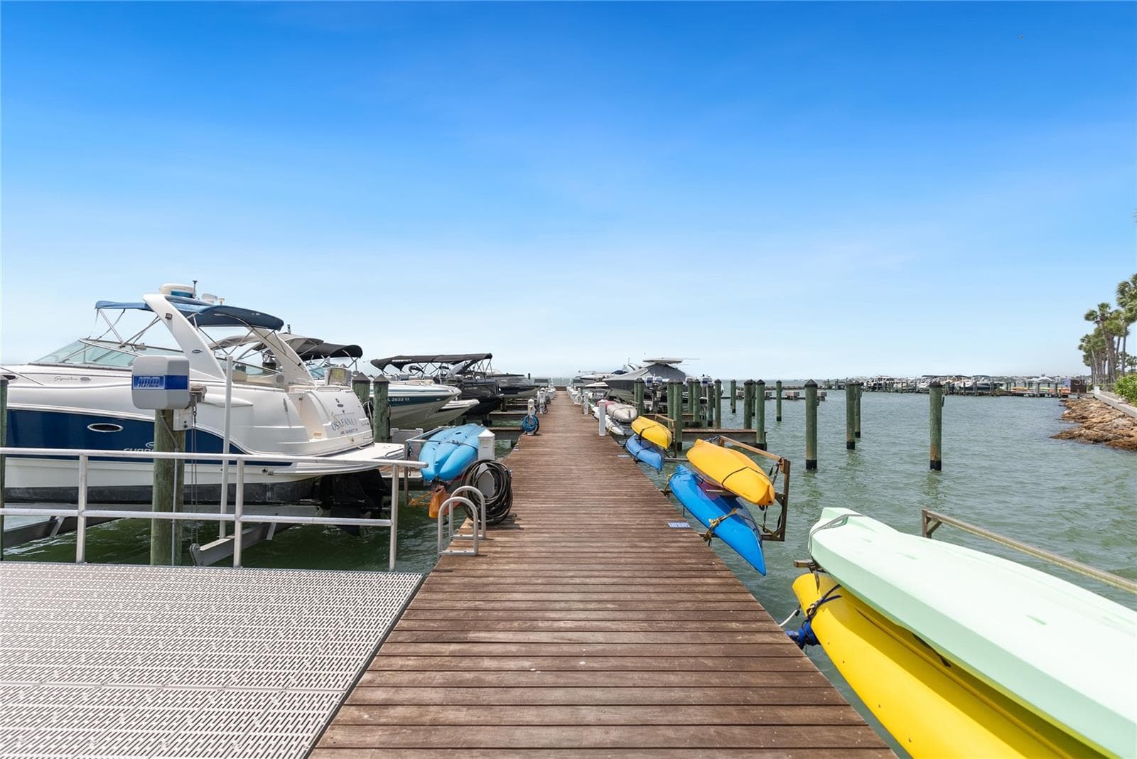 Condominium at 888 BOULEVARD OF THE ARTS #1705, SARASOTA, photo 15 of 72