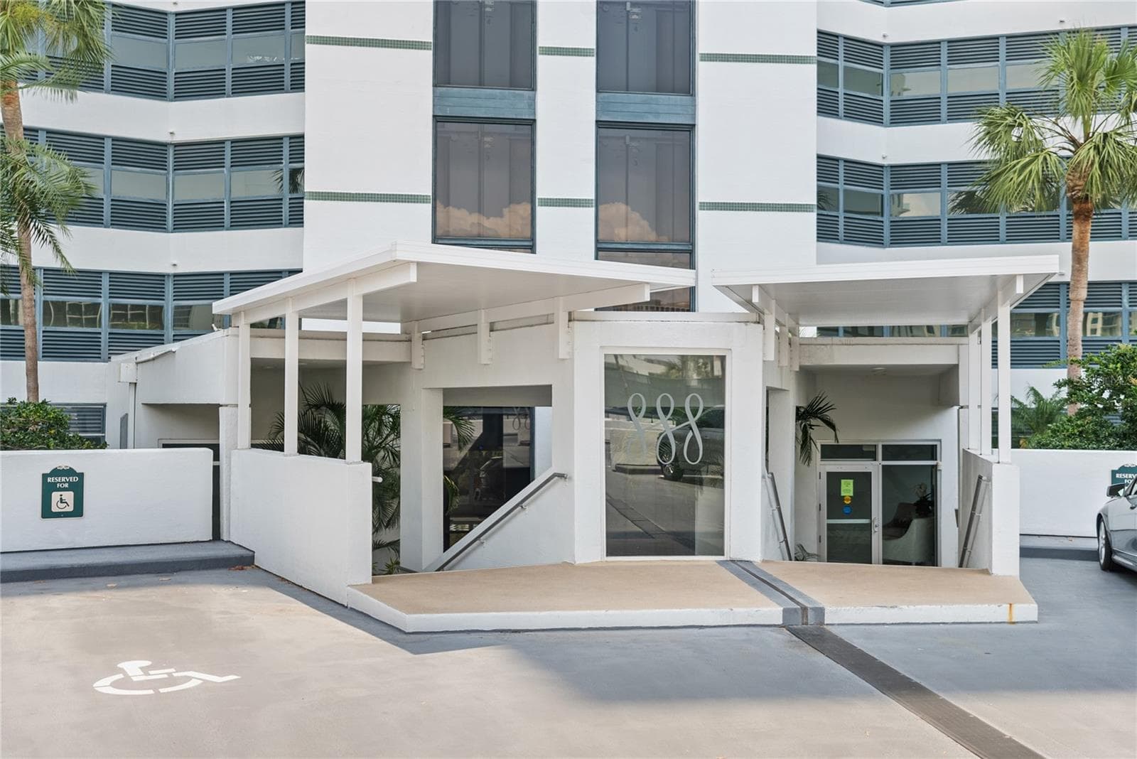 Condominium at 888 BOULEVARD OF THE ARTS #1705, SARASOTA, photo 34 of 72