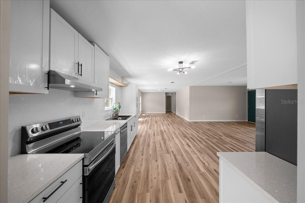 Manufactured Home at 38 SE 70TH CIR, OCALA, photo 11 of 49