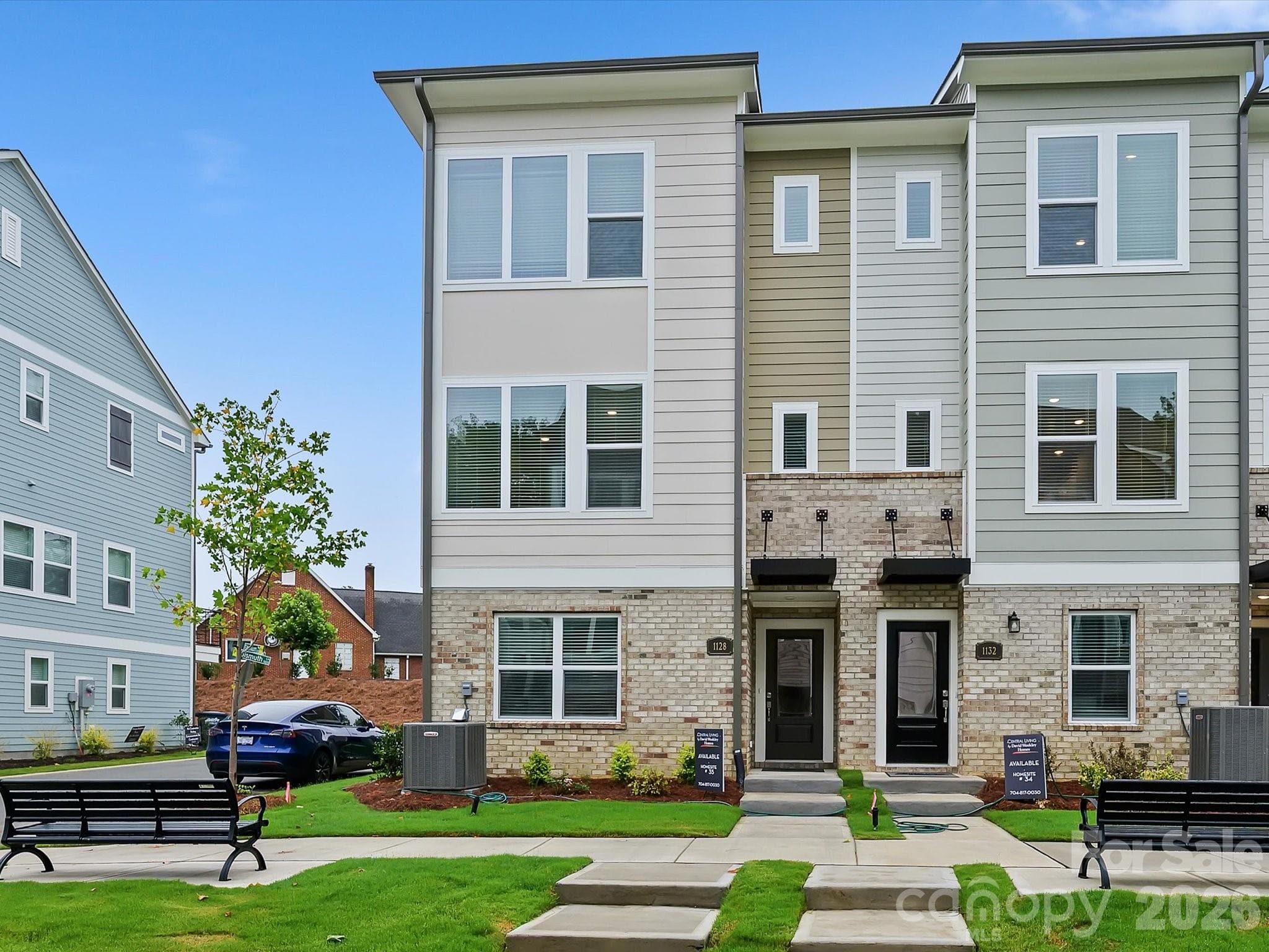 Townhouse at Charlotte, photo 2 of 31