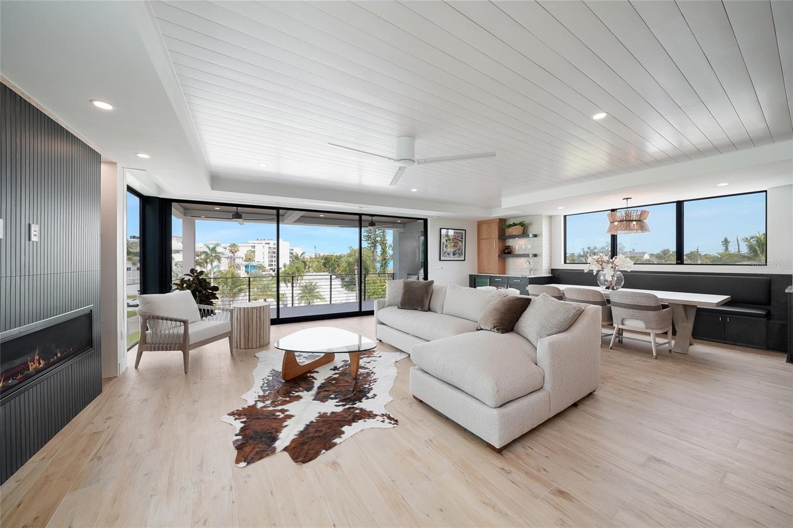 Single Family Residence at 5547 AVENIDA DEL MARE, SARASOTA, photo 14 of 48