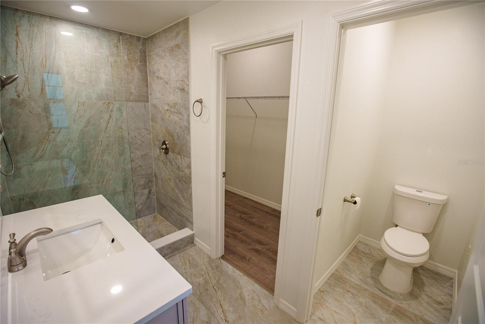 Owner's Suite Bathroom - 25518 NW COUNTY ROAD 241, ALACHUA
