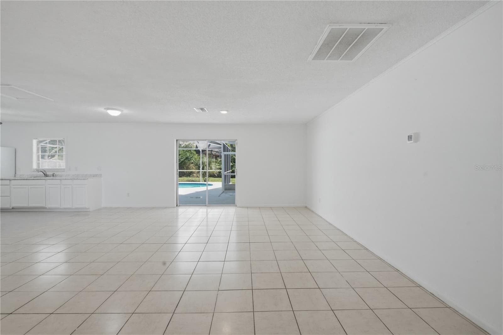 Single Family Residence at 604 ROYAL CREST DR, BRANDON, photo 7 of 55
