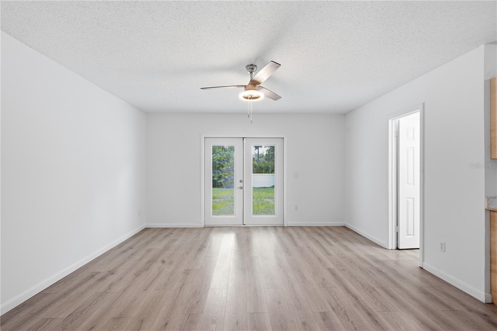 Single Family Residence at 604 ROYAL CREST DR, BRANDON, photo 41 of 55