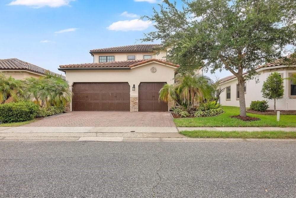 Single Family Residence at 10459 STAPELEY DR, ORLANDO, photo 2 of 53