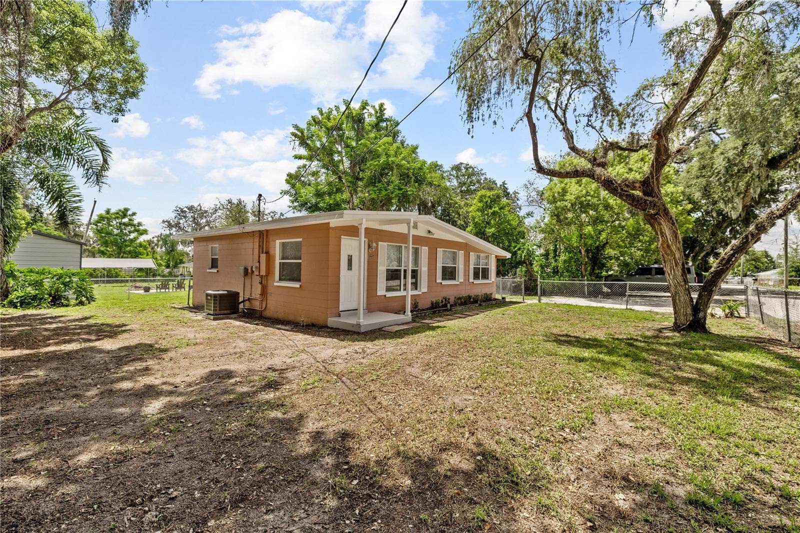Single Family Residence at 5225 PEACH AVE, SEFFNER, photo 2 of 25