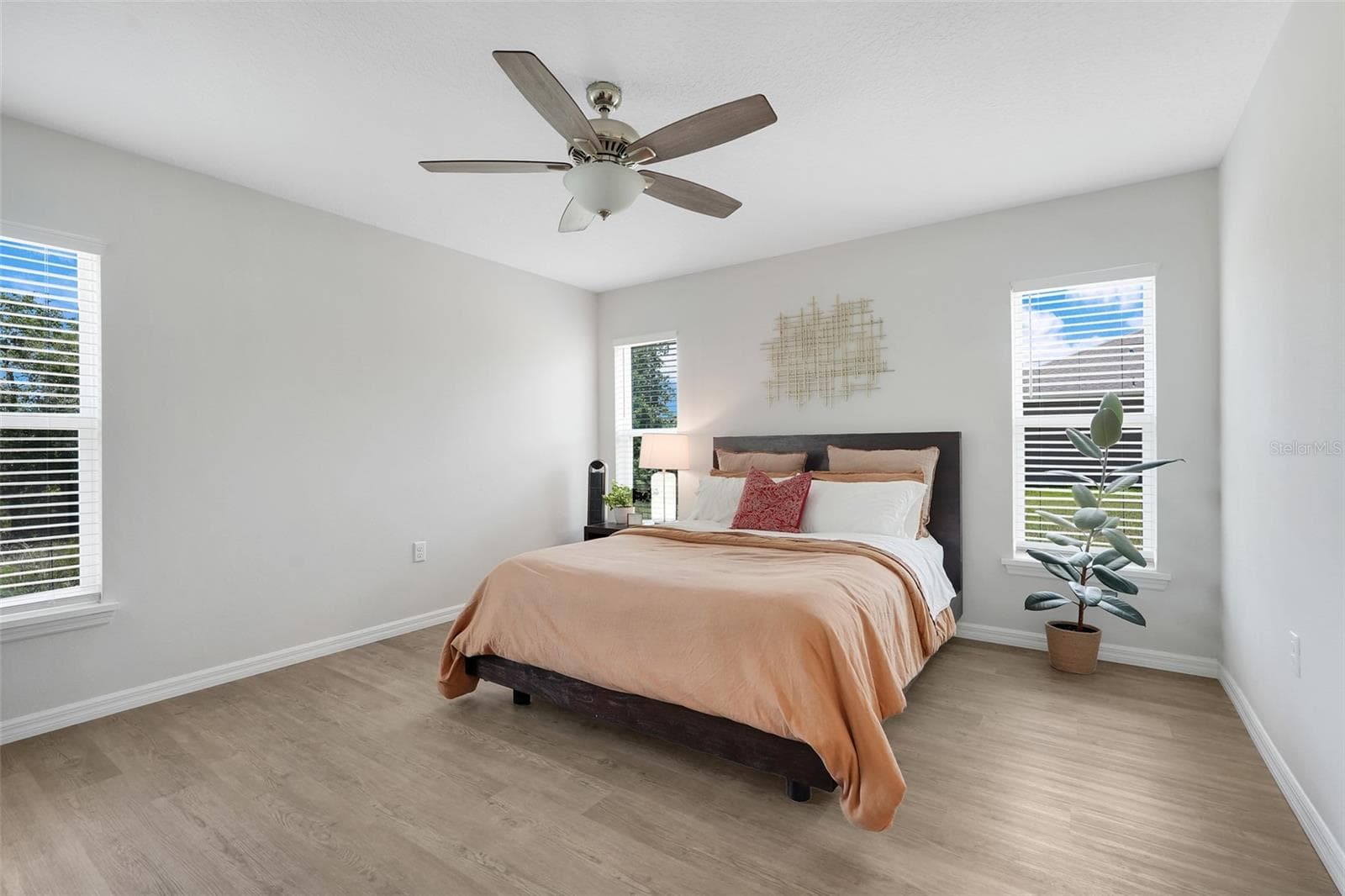 Single Family Residence at 3050 SUNSCAPE TER, GROVELAND, photo 28 of 45