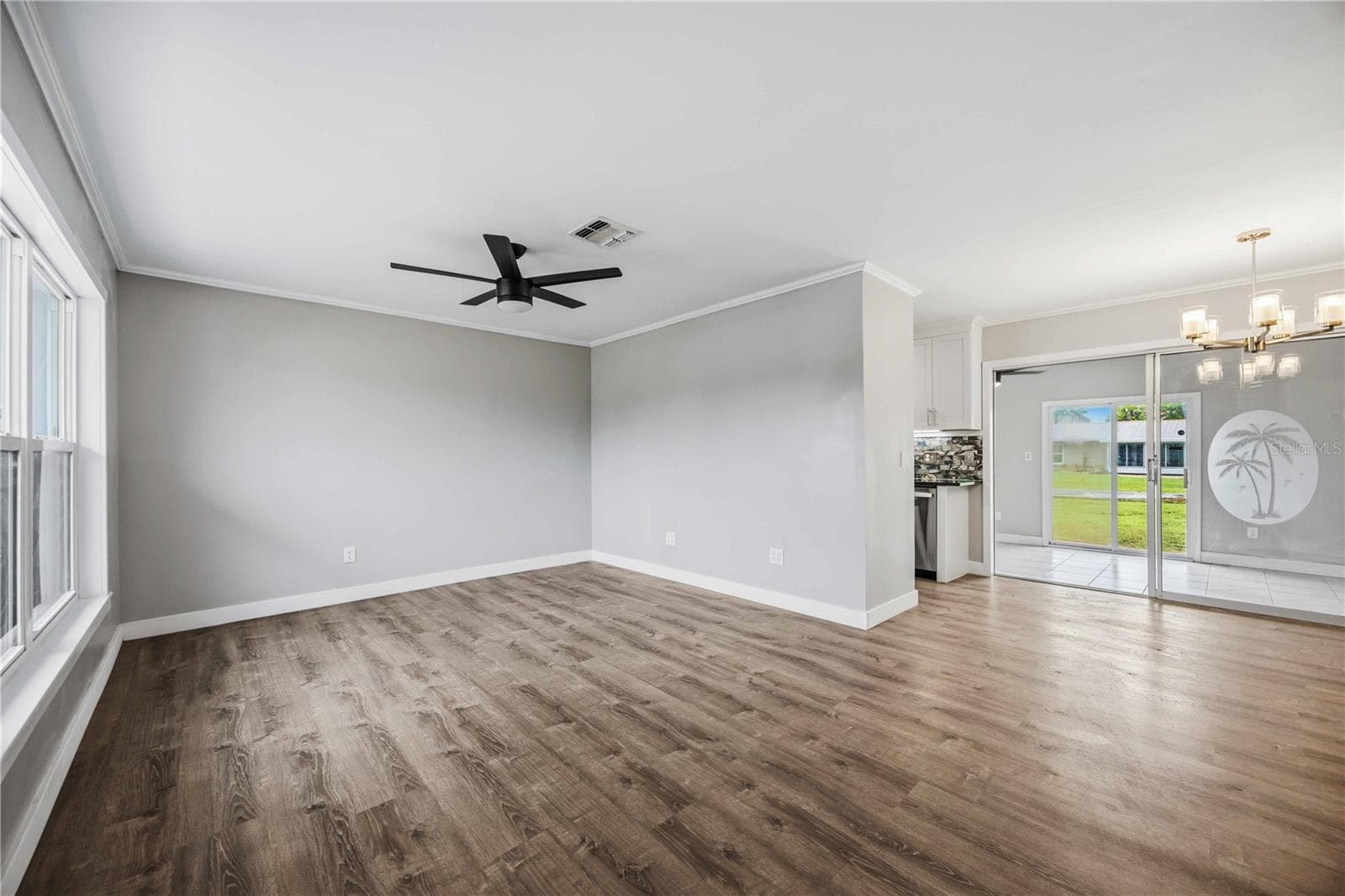 Single Family Residence at 19367 EDGEWATER DR, PORT CHARLOTTE, photo 10 of 33