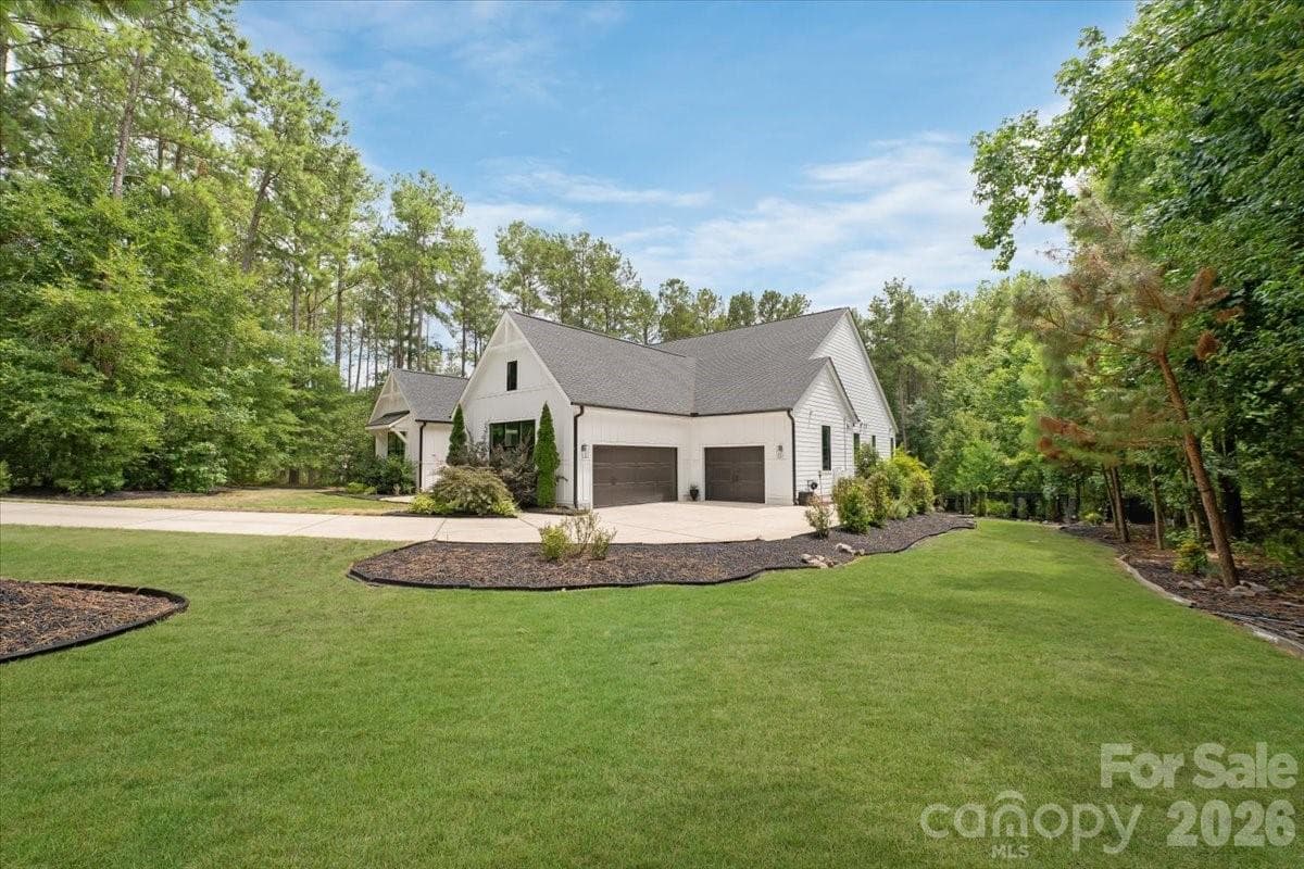 Driveway - 6321 Chimney Bluff Road, Lancaster