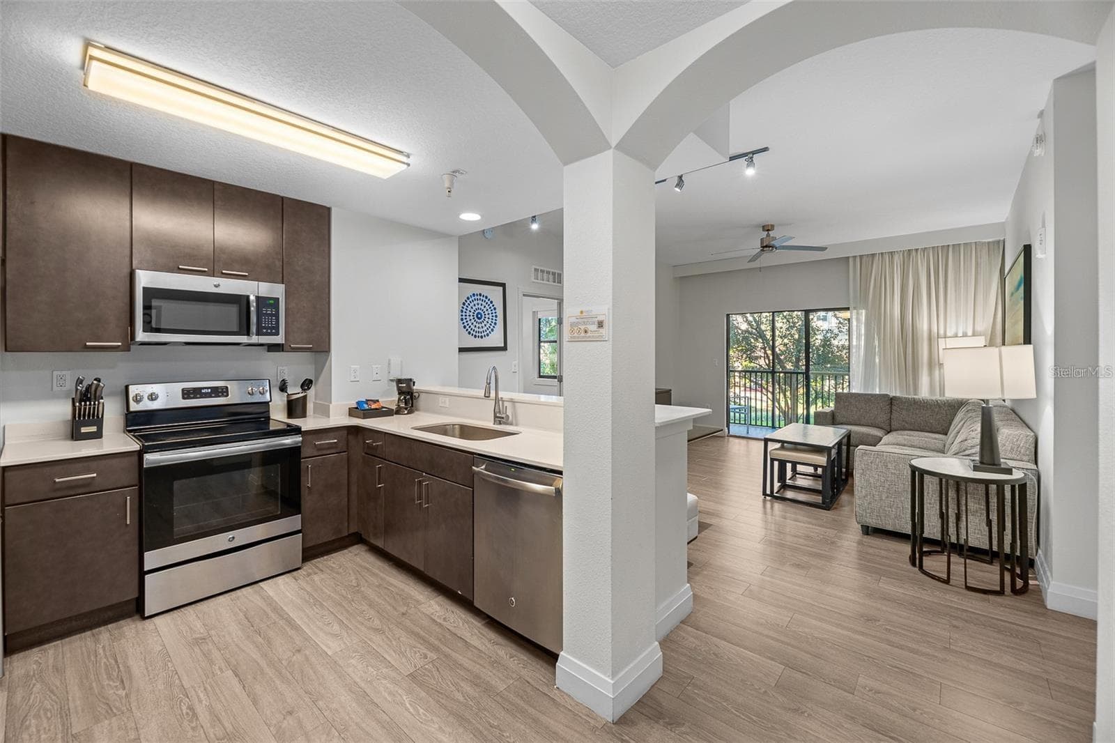 Condo - Hotel at 14501 GROVE RESORT AVE #3406, WINTER GARDEN, photo 2 of 29