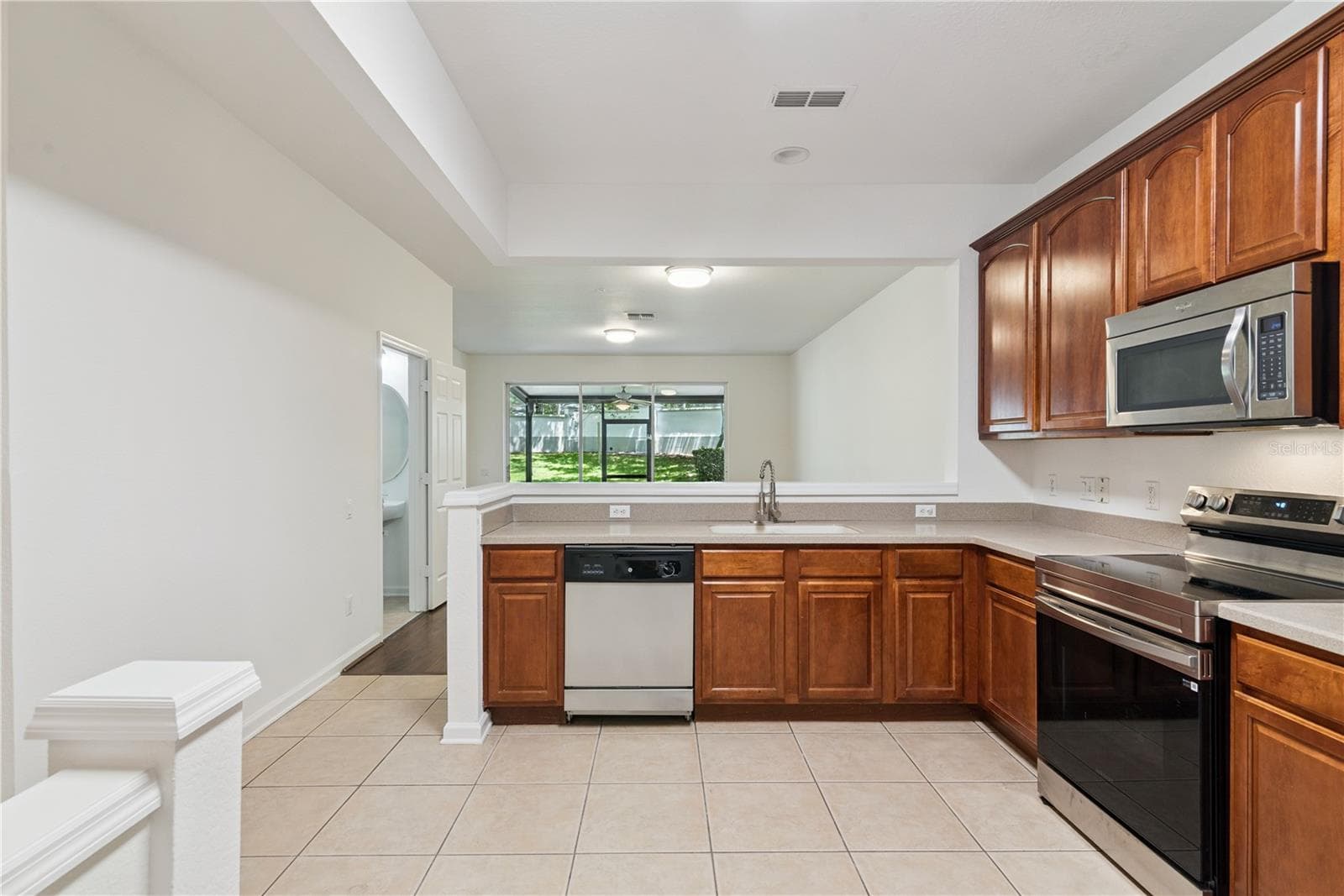 Townhouse at 6887 SPERONE ST, ORLANDO, photo 17 of 37
